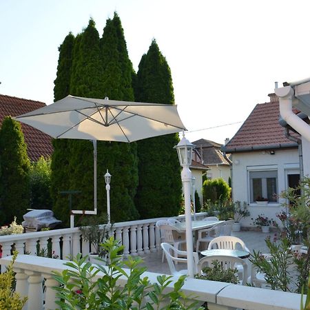 Henrietta - Violetta Apartman Hajduszoboszlo Luaran gambar