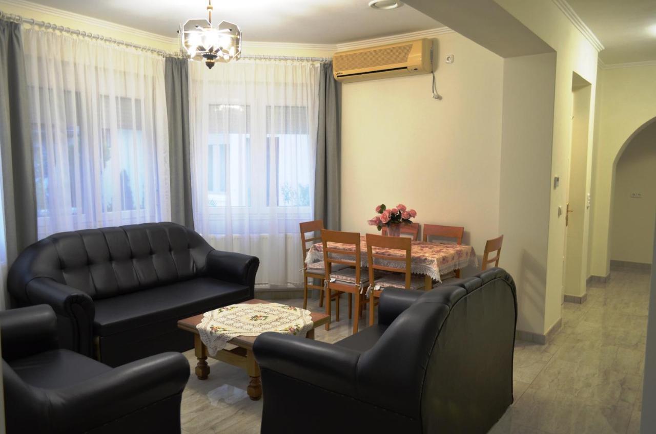 Henrietta - Violetta Apartman Hajduszoboszlo Luaran gambar