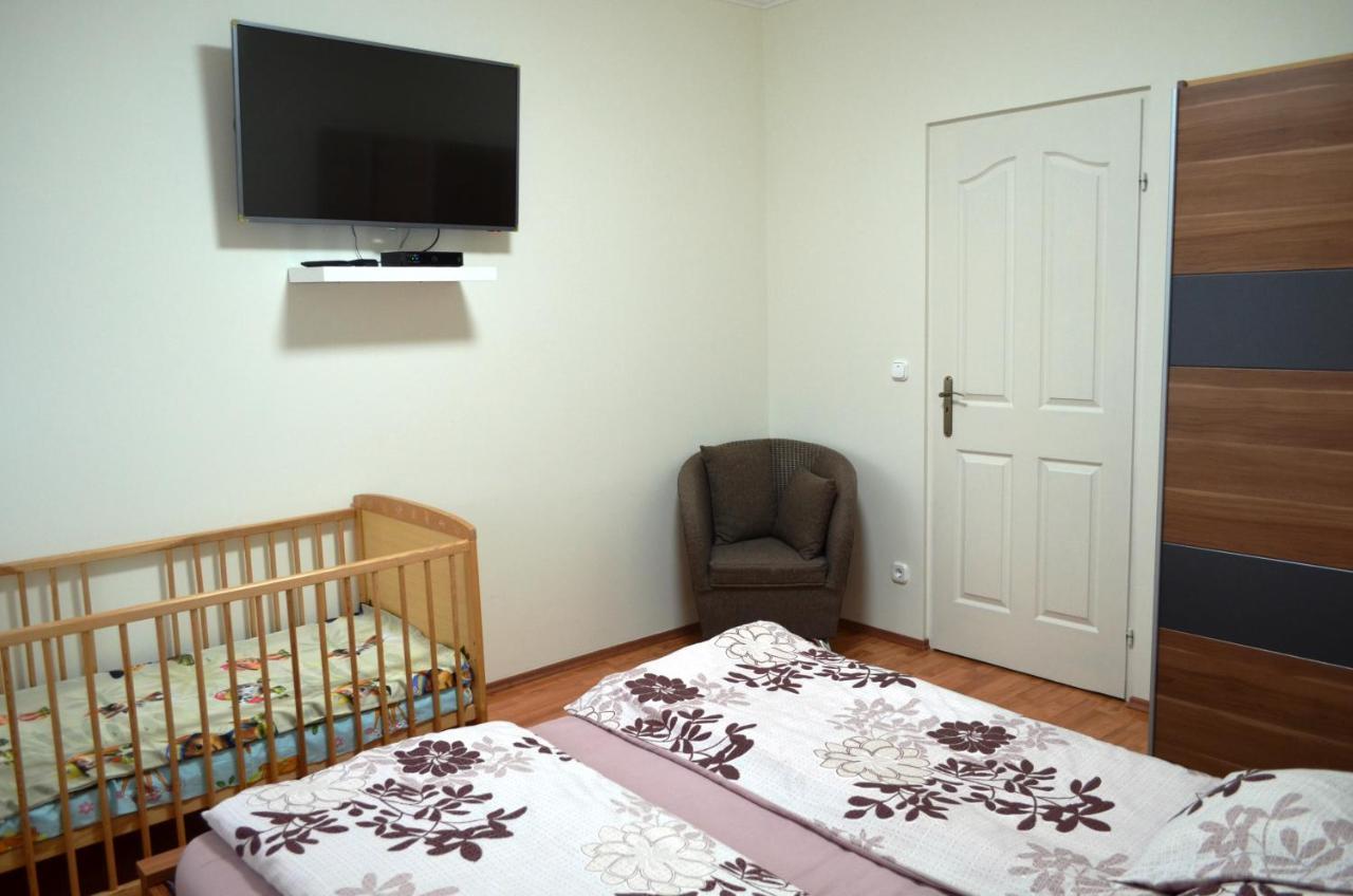 Henrietta - Violetta Apartman Hajduszoboszlo Luaran gambar