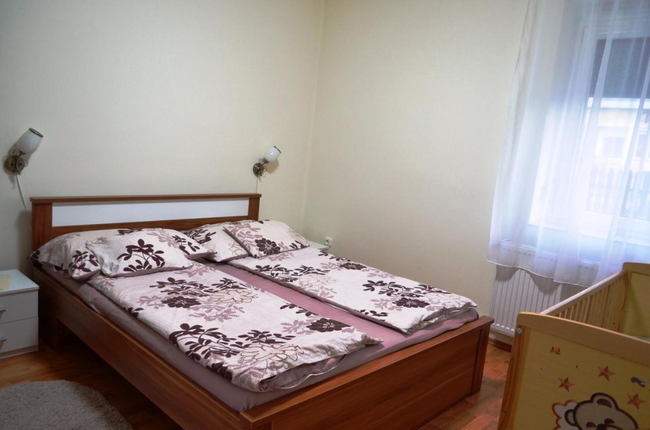 Henrietta - Violetta Apartman Hajduszoboszlo Luaran gambar
