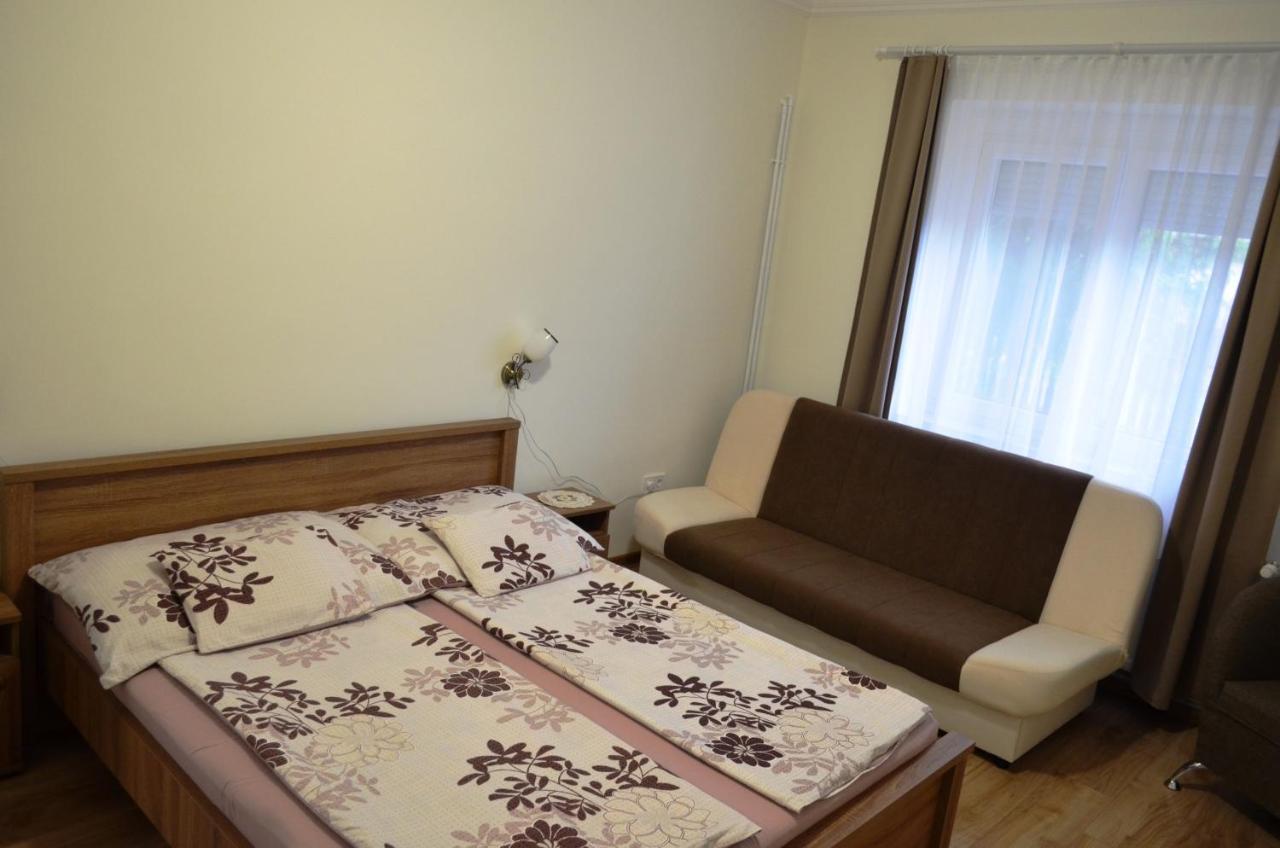 Henrietta - Violetta Apartman Hajduszoboszlo Luaran gambar