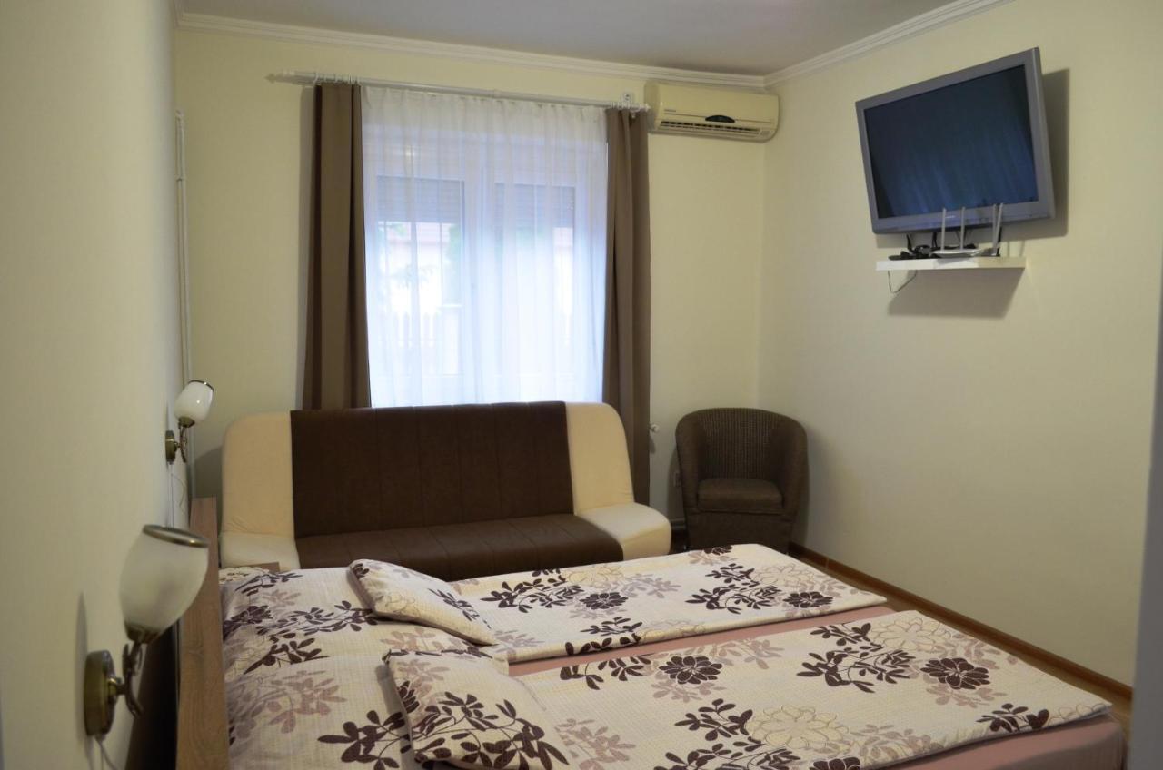 Henrietta - Violetta Apartman Hajduszoboszlo Luaran gambar