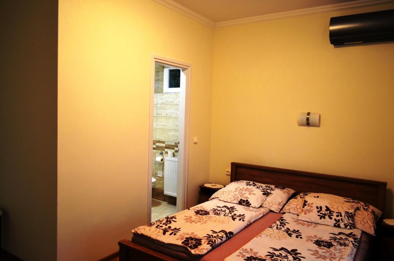Henrietta - Violetta Apartman Hajduszoboszlo Luaran gambar