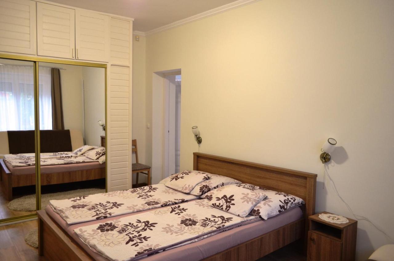 Henrietta - Violetta Apartman Hajduszoboszlo Luaran gambar