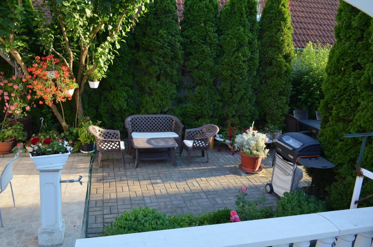 Henrietta - Violetta Apartman Hajduszoboszlo Luaran gambar