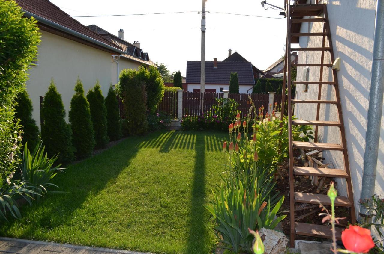 Henrietta - Violetta Apartman Hajduszoboszlo Luaran gambar