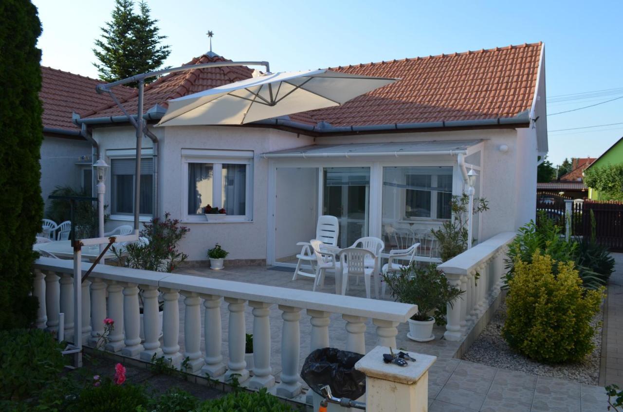 Henrietta - Violetta Apartman Hajduszoboszlo Luaran gambar