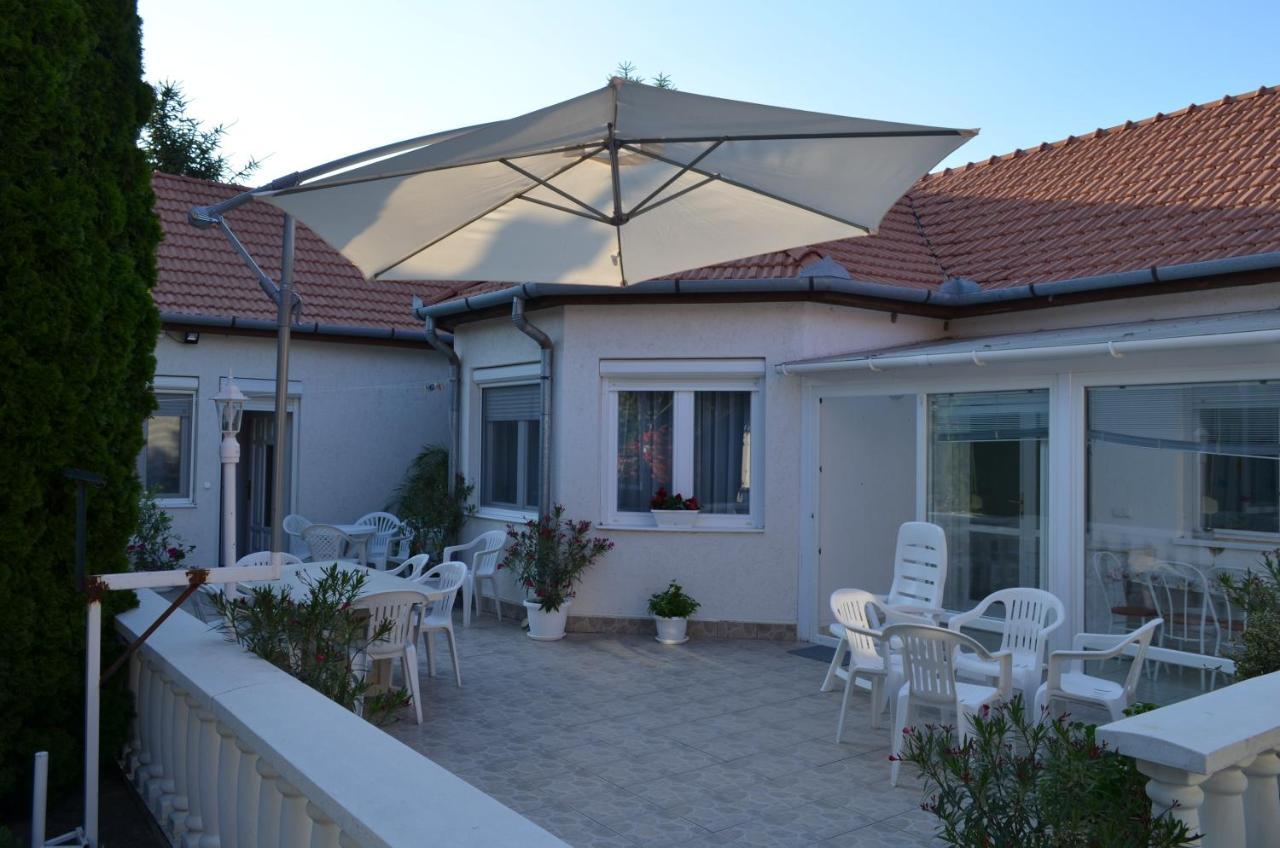 Henrietta - Violetta Apartman Hajduszoboszlo Luaran gambar