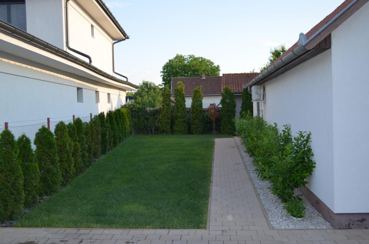Henrietta - Violetta Apartman Hajduszoboszlo Luaran gambar