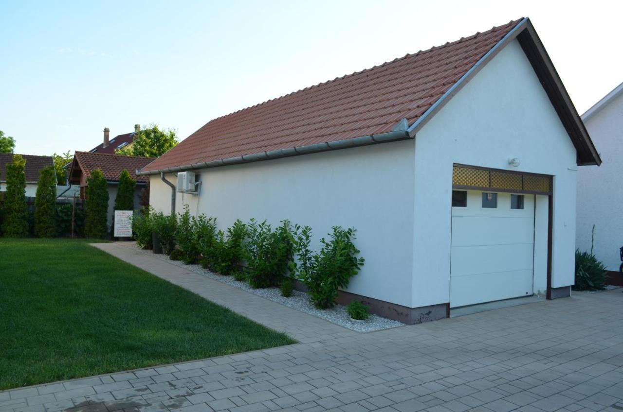 Henrietta - Violetta Apartman Hajduszoboszlo Luaran gambar