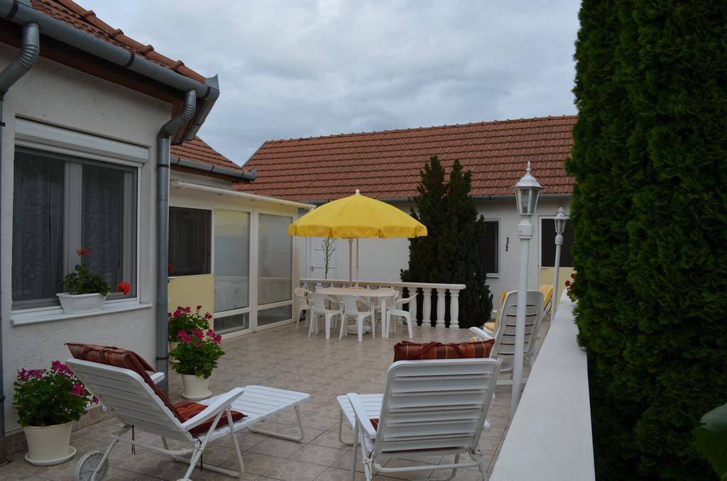 Henrietta - Violetta Apartman Hajduszoboszlo Luaran gambar